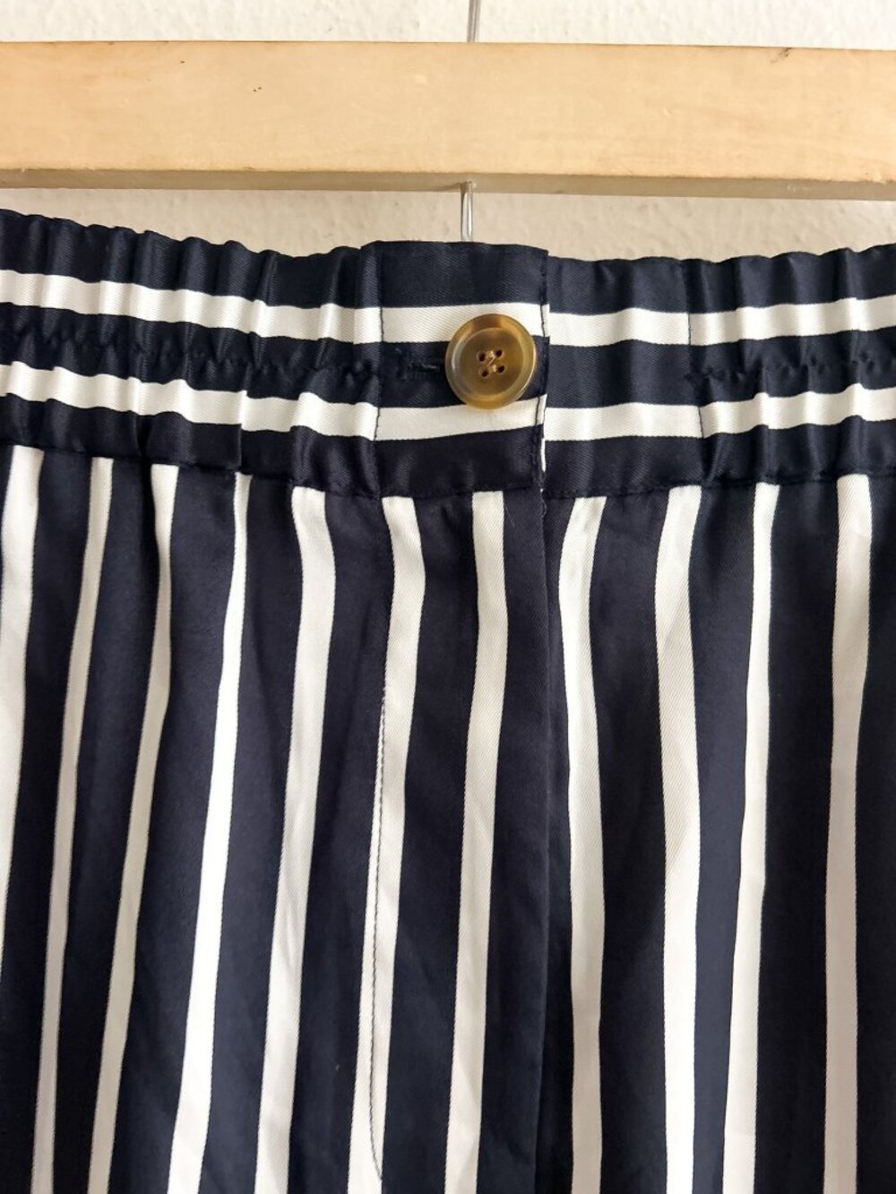J. Crew Pull-on Crop Pant in Navy/White Nautical Stripe SZ 12 - Picture 5 of 7